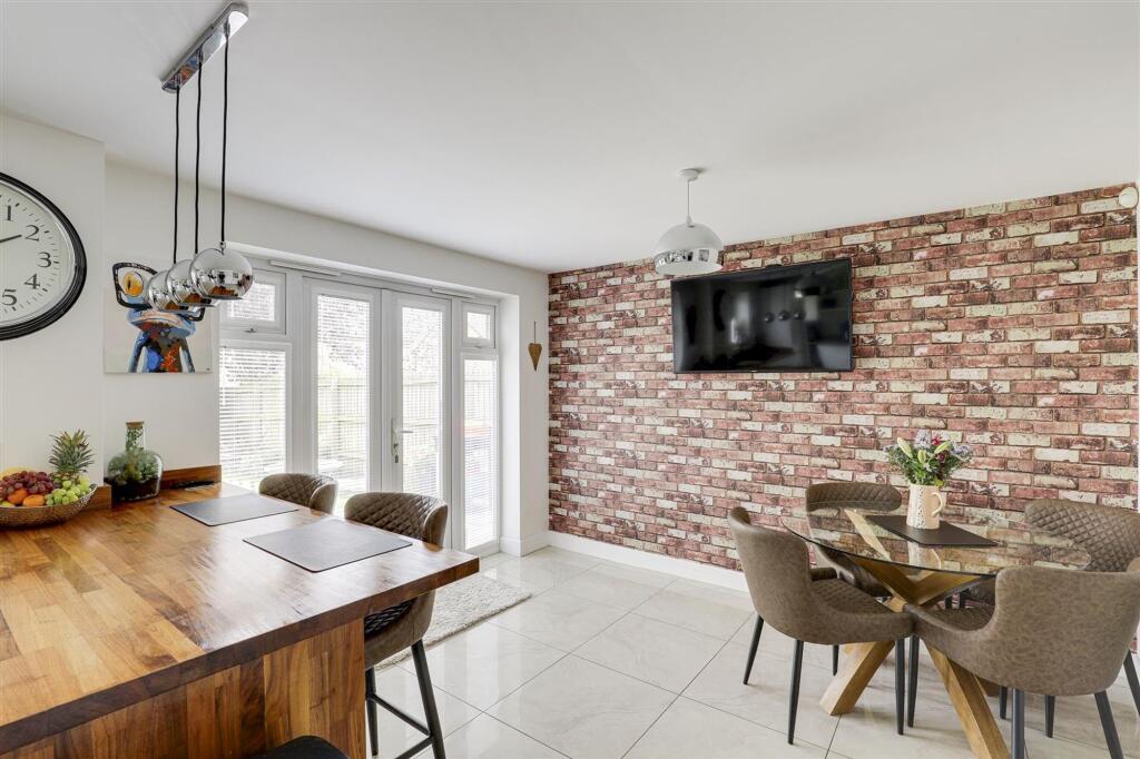 Chalfont Drive, Nottingham, NG8 – pohled 4