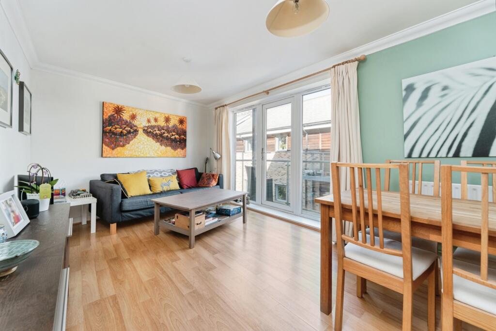 Apartment in Cambridge - View 4