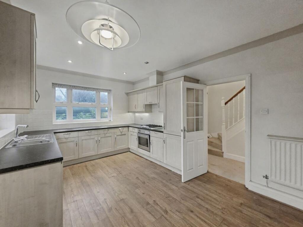 72 Stanhope Road, Bowdon, Altrincham, Cheshire, WA14 3JL photo 2