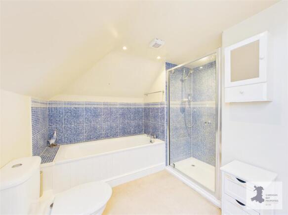Main house Bathroom 2
