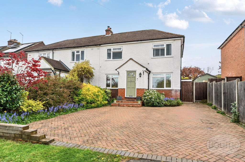 Main image of property: East Avenue, Farnham, Surrey, GU9