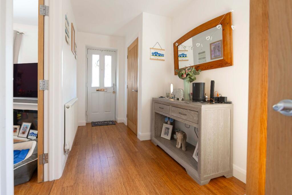 Harlech Drive, Rhiwderin, Newport - More