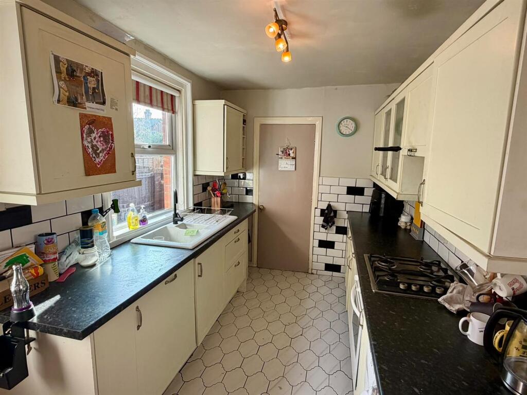 House in Hereford, Herefordshire - View 5