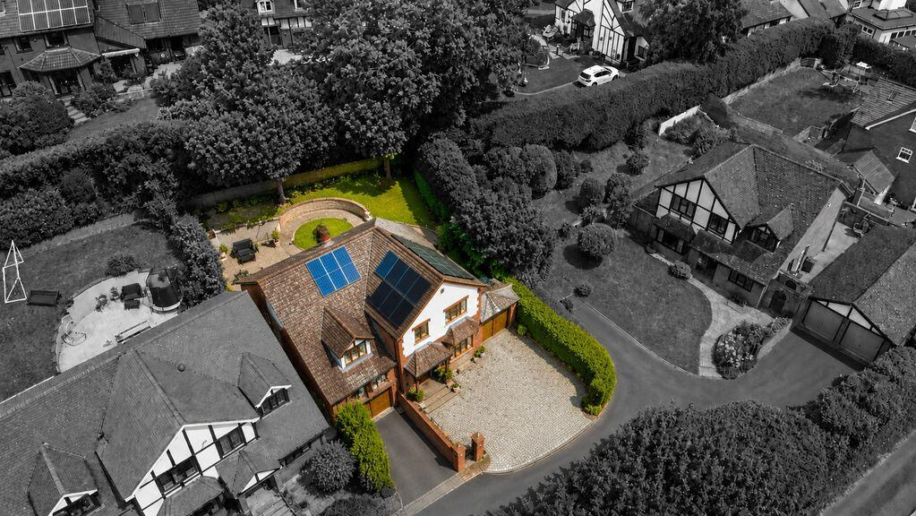 4-bed detached on Sanderling Rise, Burntwood, WS7 9NZ, £550,000