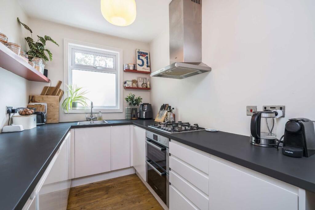 Apartment in London - View 5
