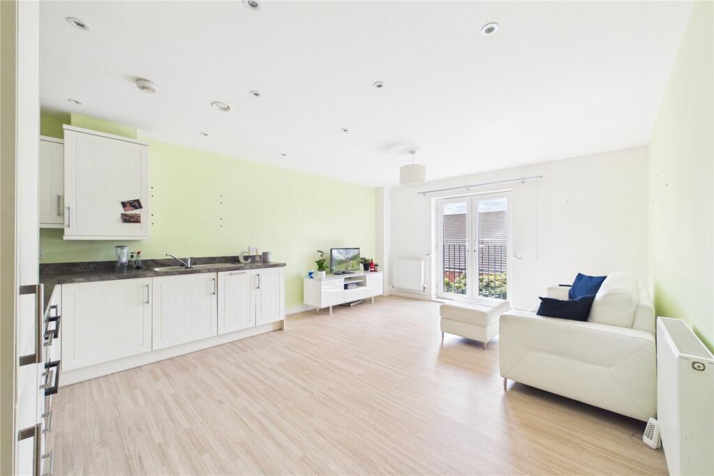 Apartment in Reading, Holybrook - View 3