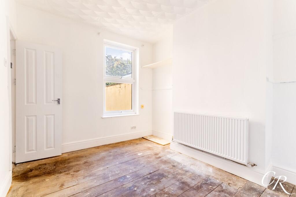 House in Gloucester - View 5