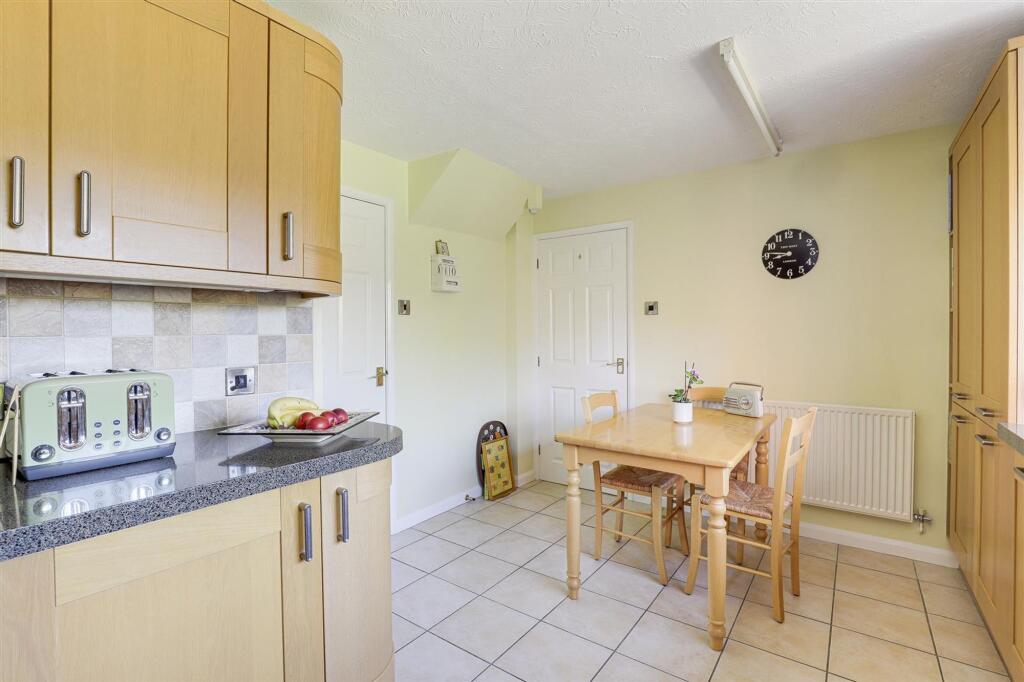 Rochester Close, Long Eaton, NG10 - More