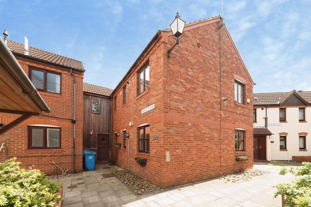 Main image of property: Marine Wharf, HULL