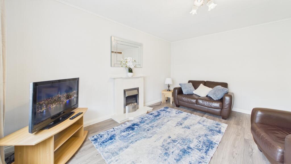 House in Erskine, Rashielee - View 5