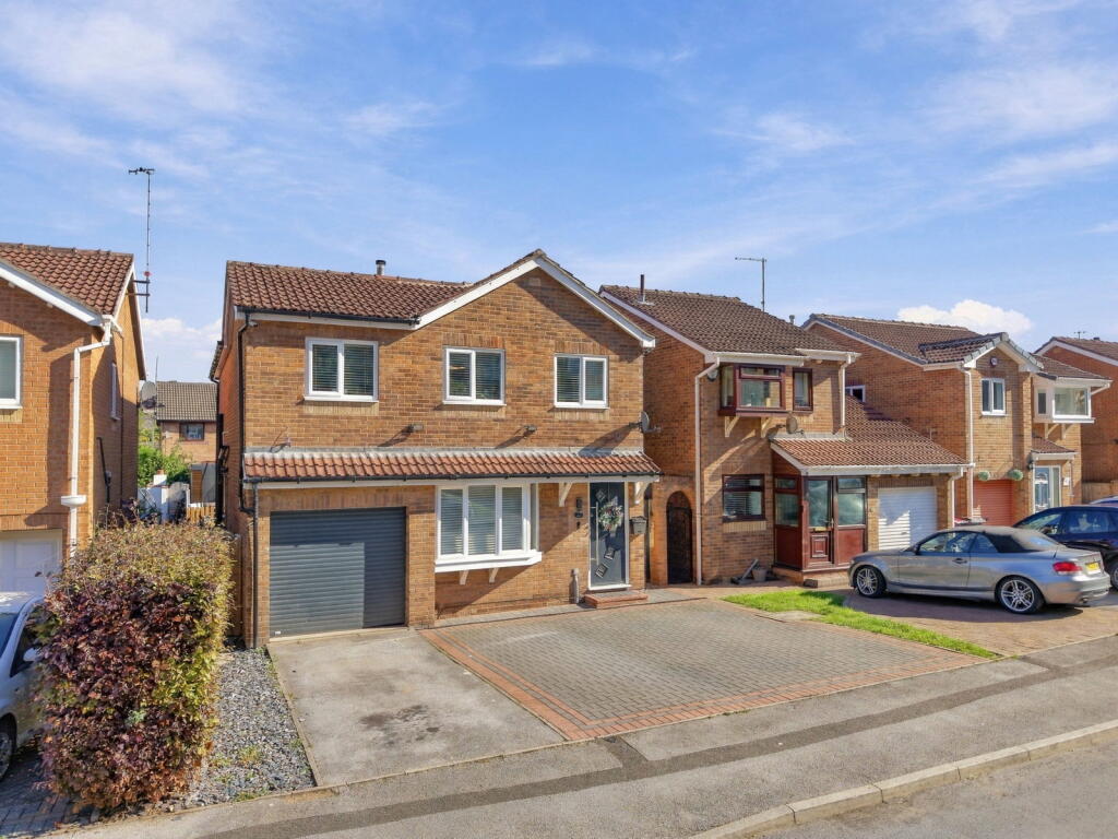 Main image of property: Whiston Vale, Whiston, Rotherham, S60 4JJ