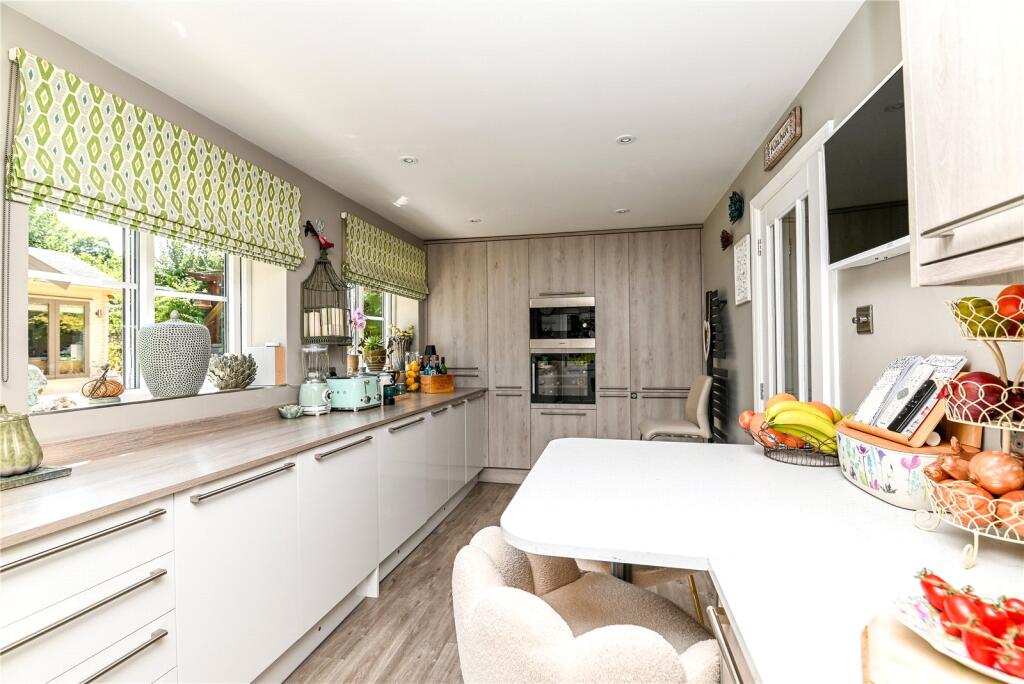 House in New Forest, Hordle - View 4