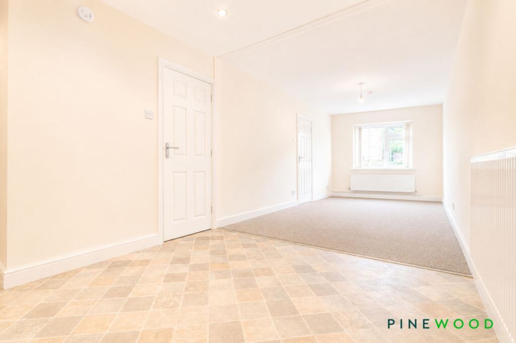 Apartment in Chesterfield, Stonegravels - More