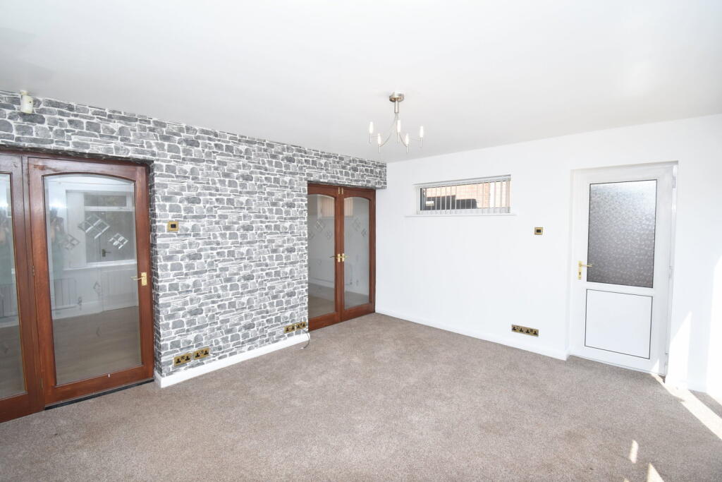 Churchfields, Widnes WA8 9RP photo 5