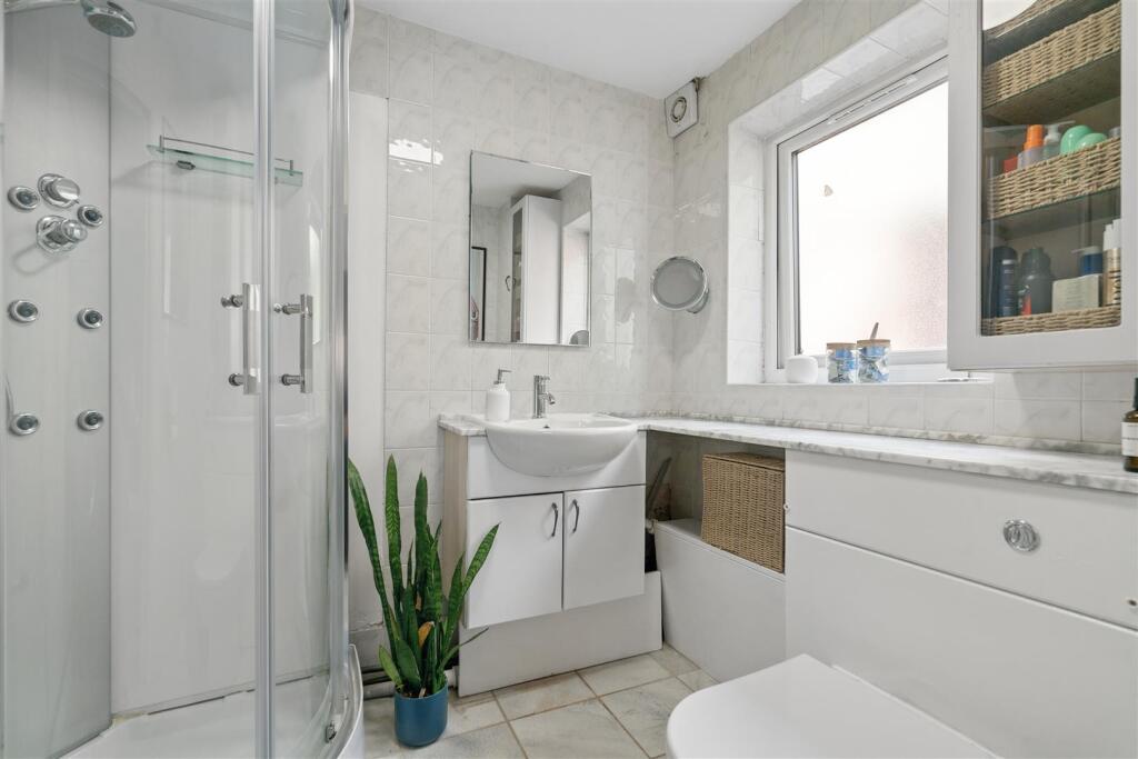 Apartment in Twickenham - View 4