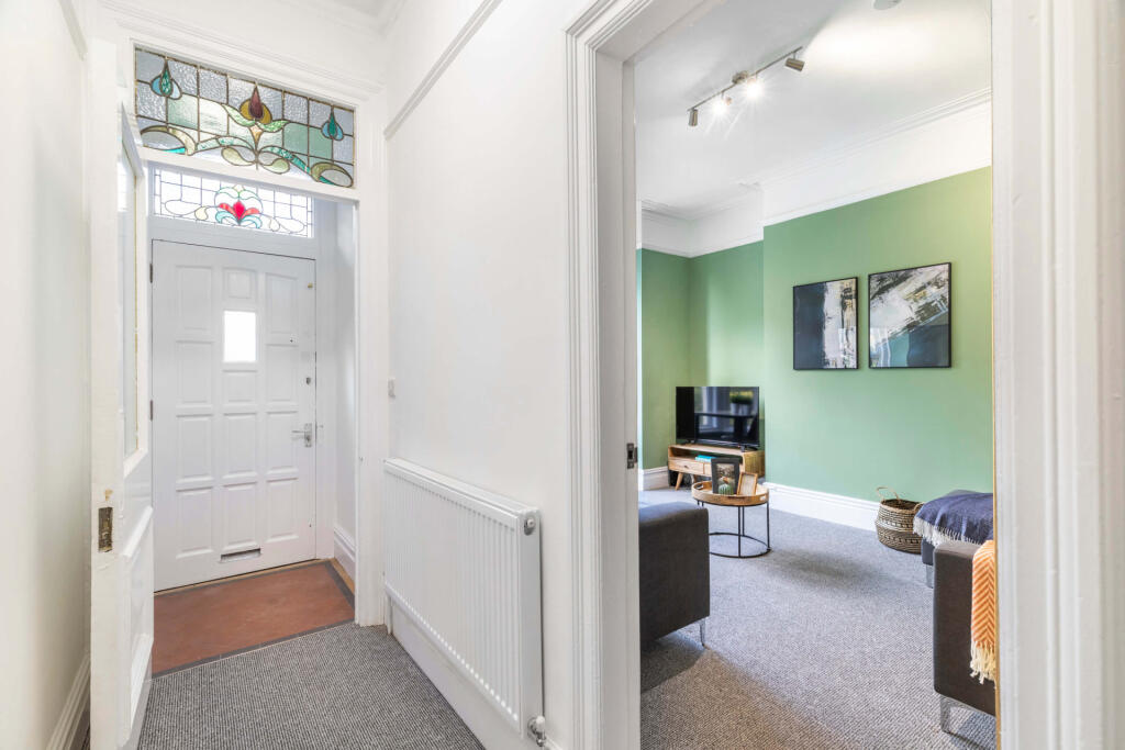 House in Leeds, Hyde Park - View 2