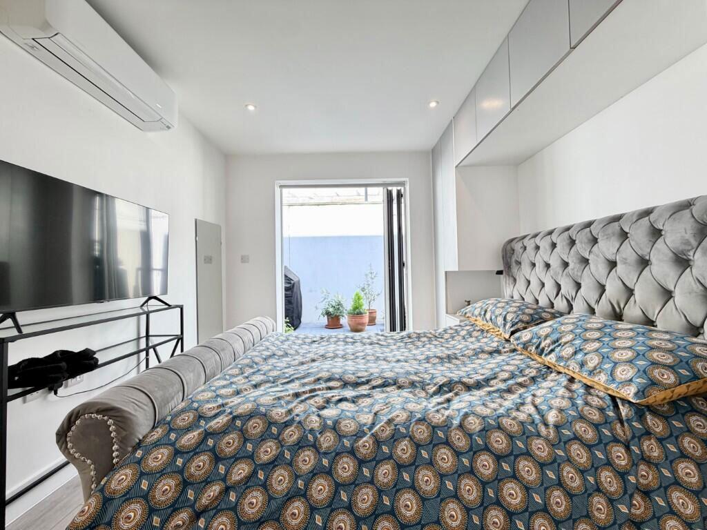 Apartment in Coulsdon, Purley - View 6