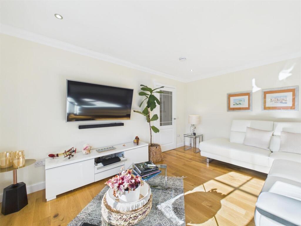 House in Perth - View 2