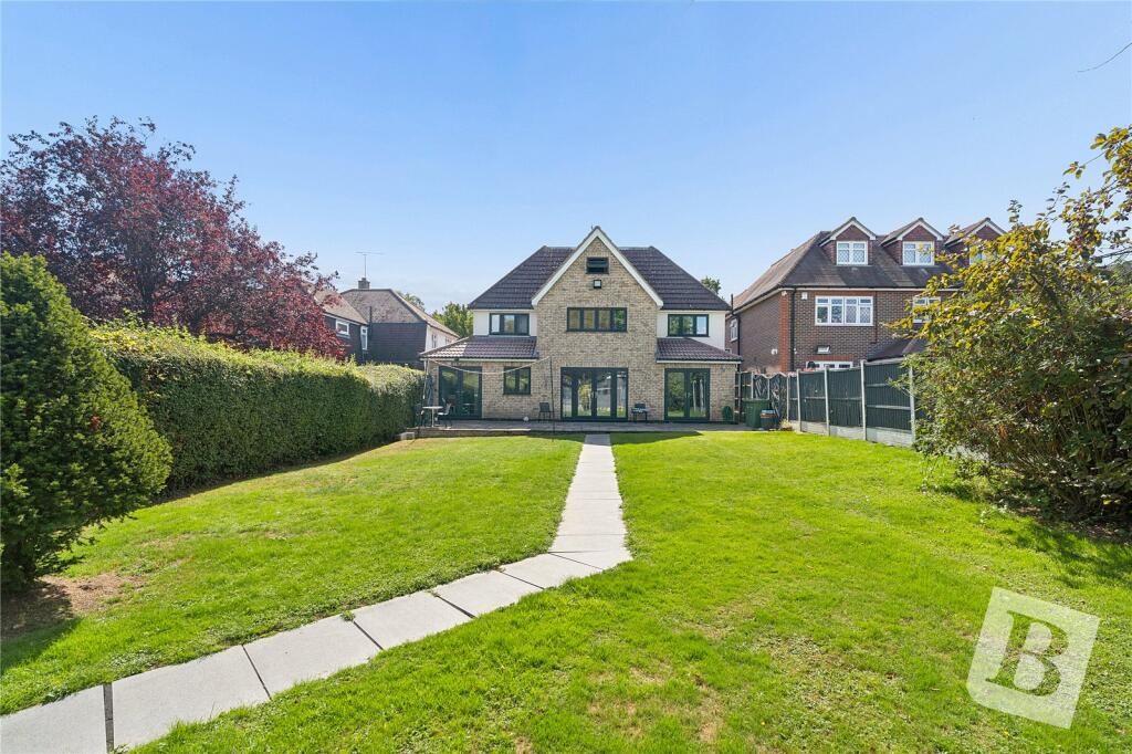 House in Romford - More
