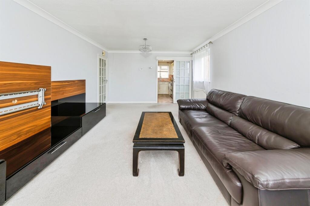 Apartment in Mid Sussex, Haywards Heath - View 3