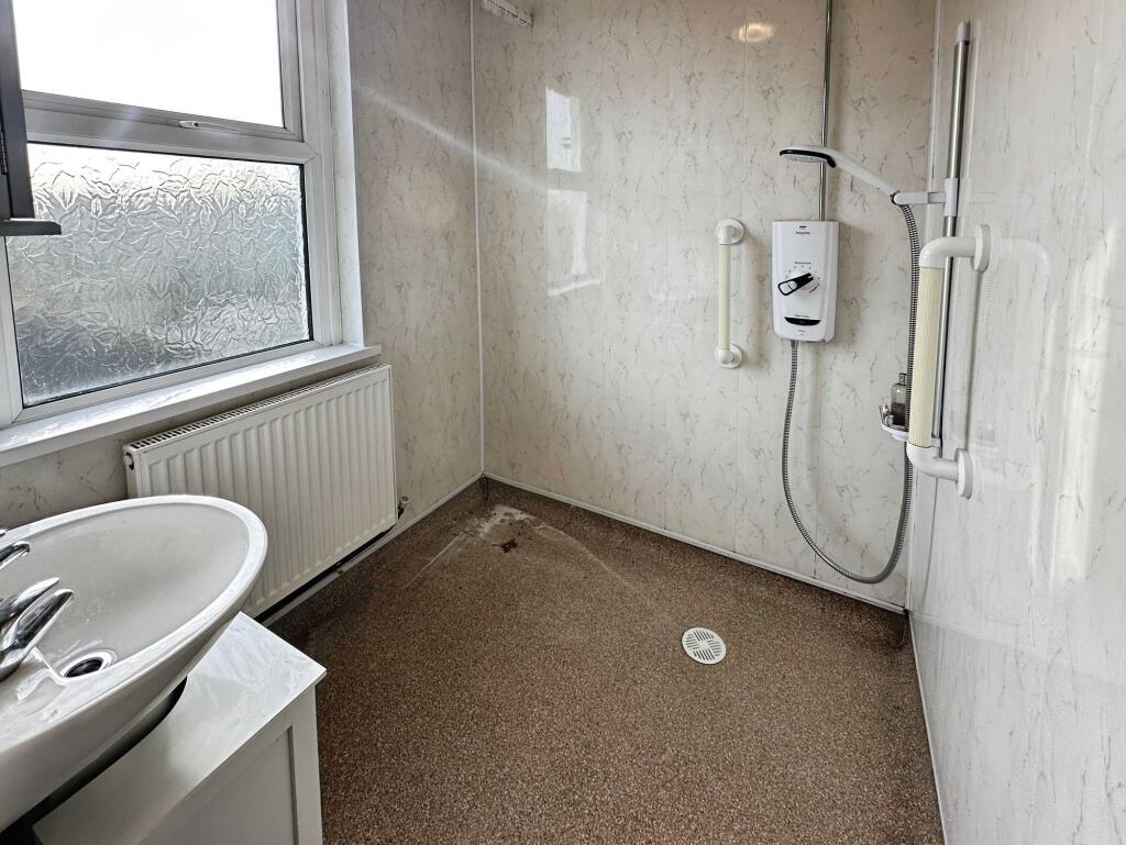 Priory Avenue, Bridgend, CF31 - More
