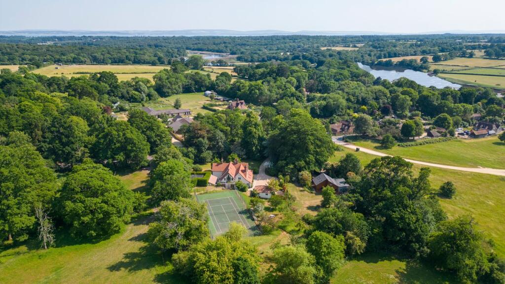 Main image of property: Palace Lane, Beaulieu, Brockenhurst, SO42