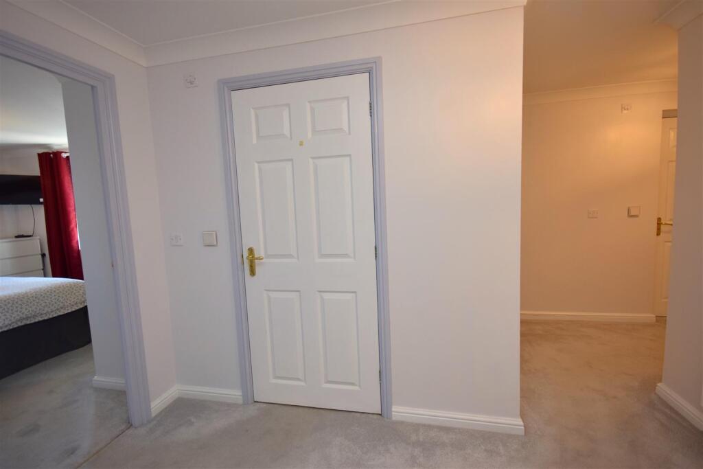 Apartment in Exeter - View 5