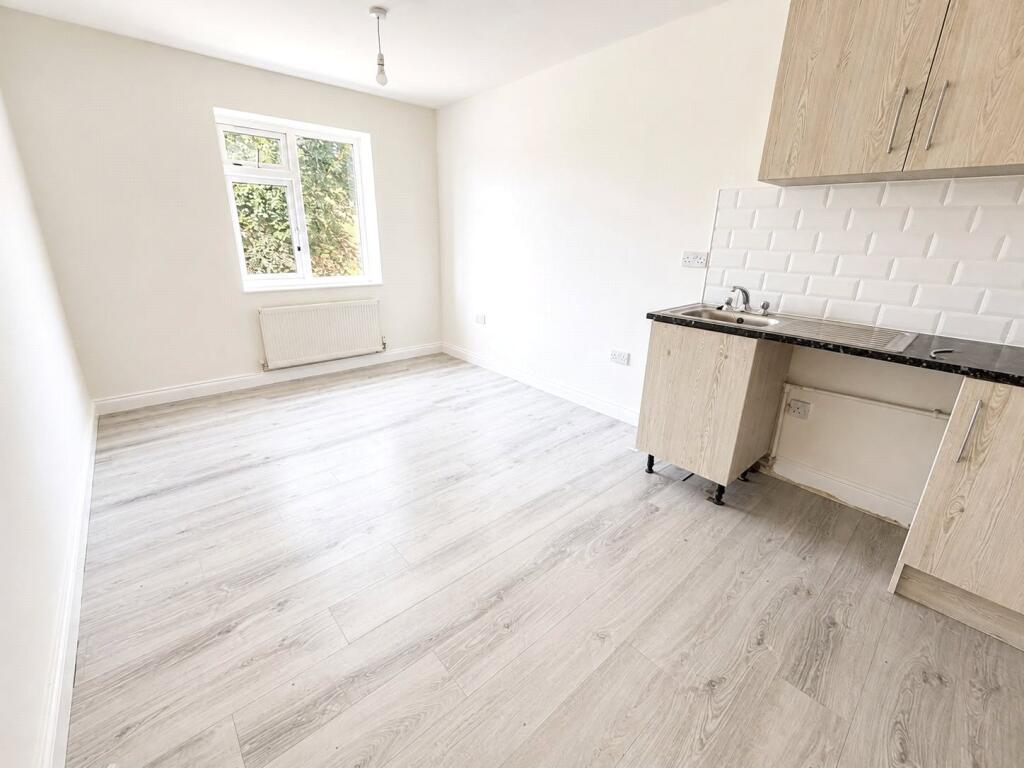 Apartment in Walsall - More