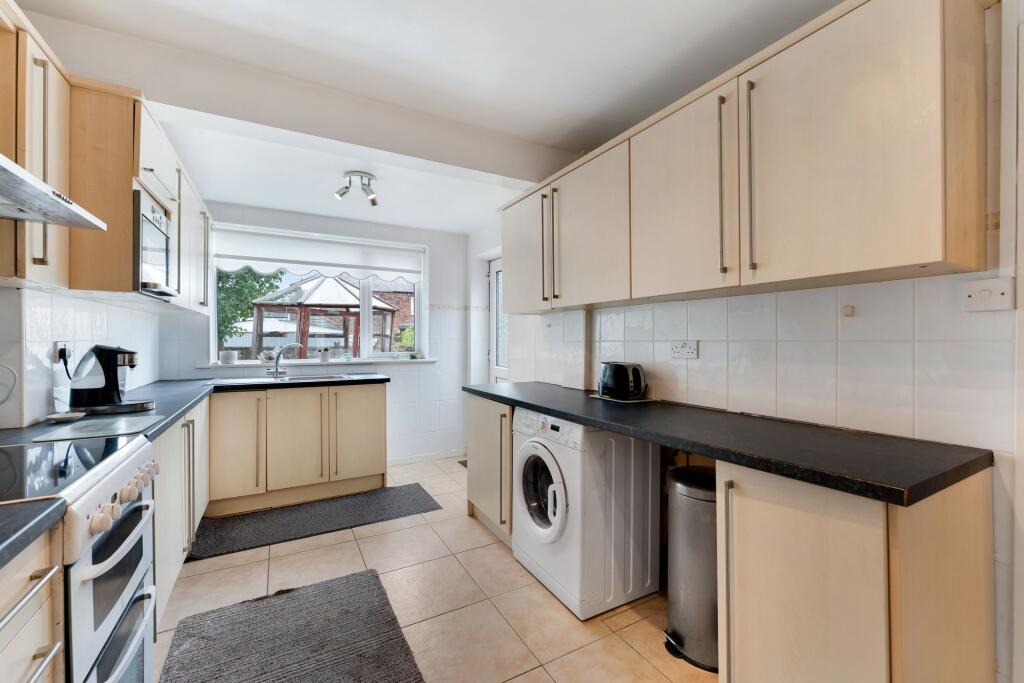 Cleveleys Avenue, Widnes, WA8 photo 4