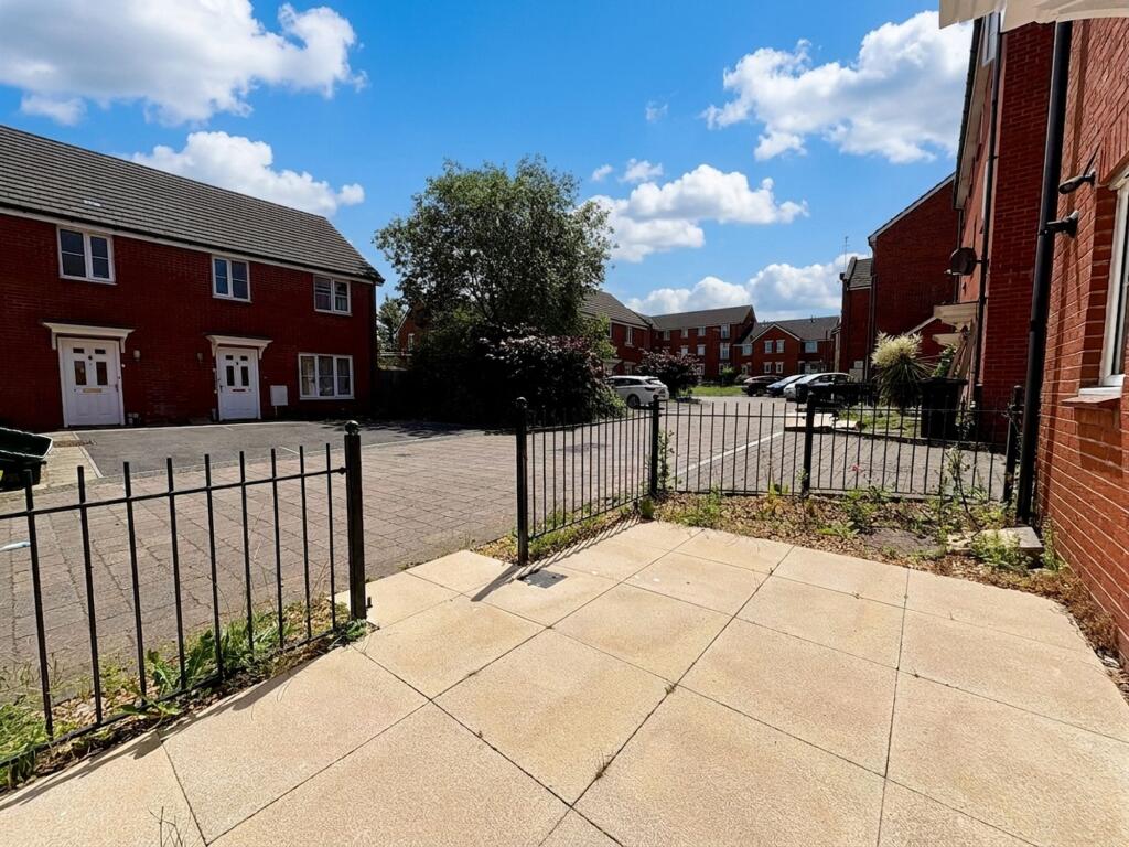 3 bedroom end of terrace house for rent