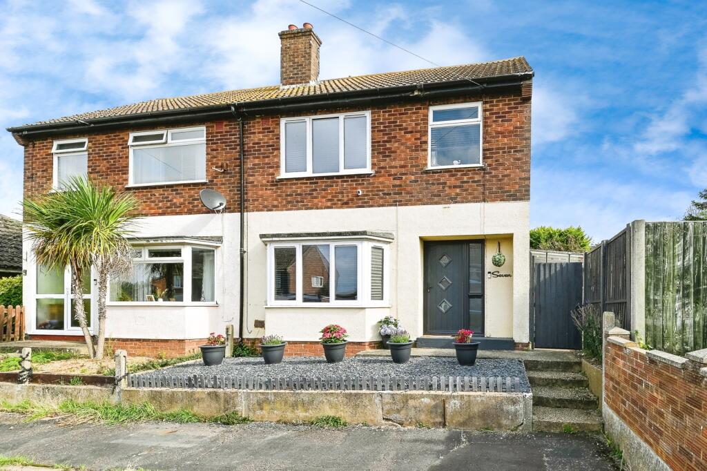 3-bed semi-detached on Waveney Close, Hunstanton, Norfolk, PE36, £200,000
