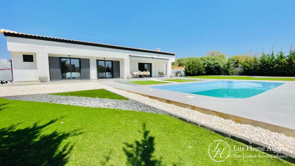 Main image of property: Armação de Pêra, Algarve