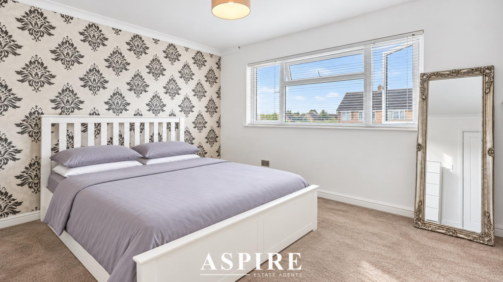 Apartment in Romford - View 5