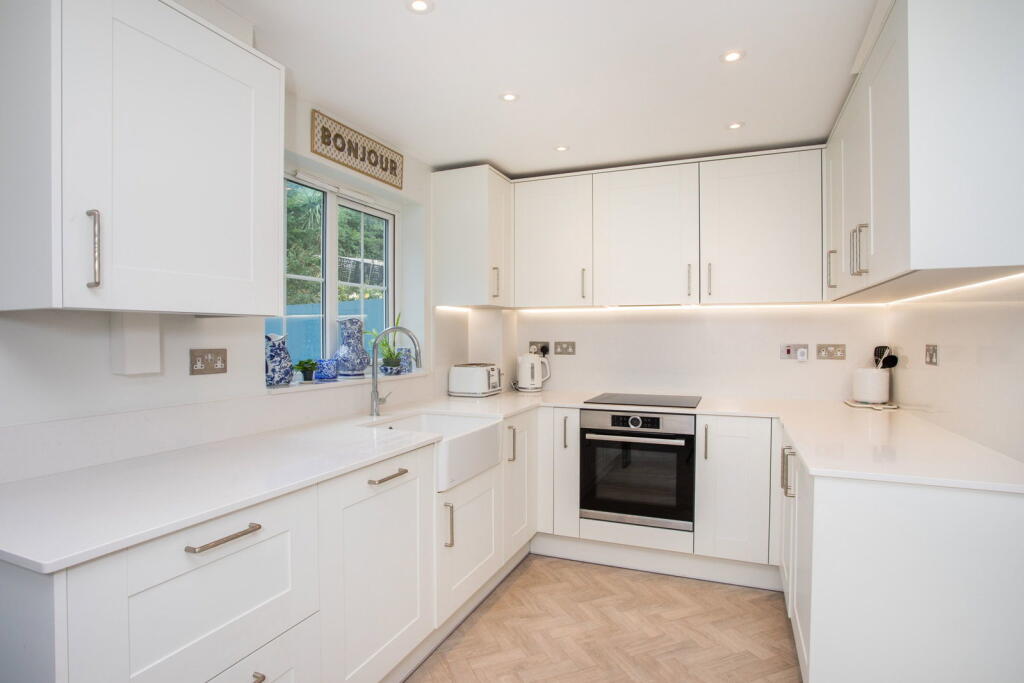 House in Hythe, Golden Valley, Sandgate - View 2