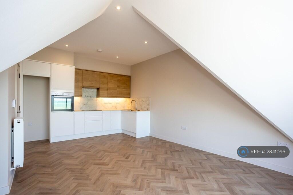 Apartment in Brighton - View 4