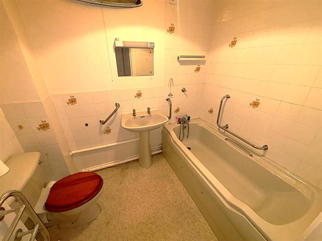 Apartment in London - View 5