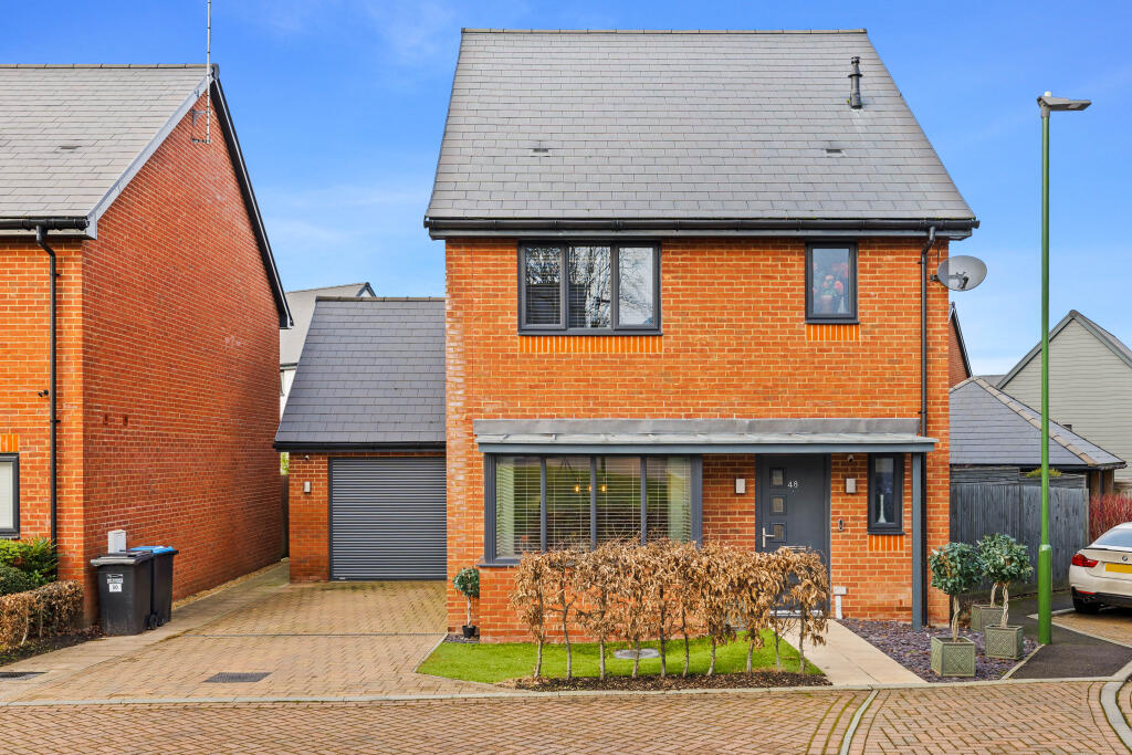 Main image of property: Ref: EL - Long Lane, Handcross, RH17 6FS