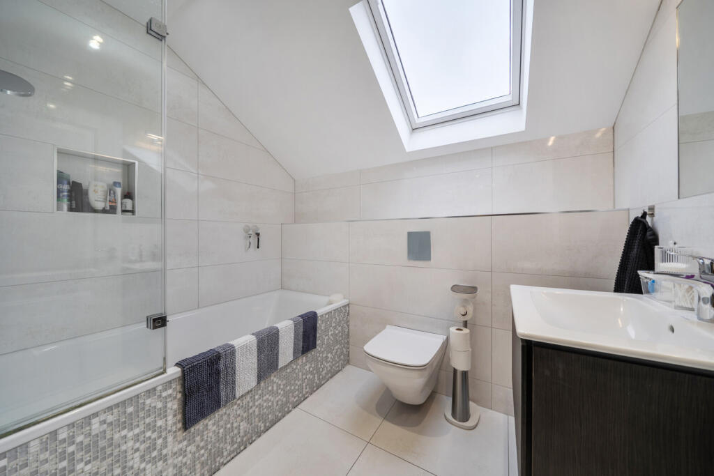 House in London, Ickenham - More