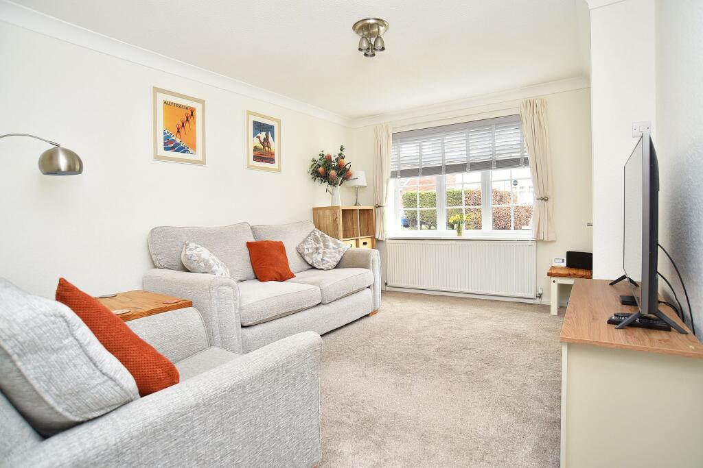 Sherwood Drive, Harrogate, HG2 photo 3
