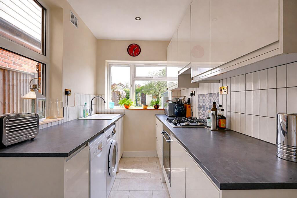 House in Southampton, Hollybrook - View 4