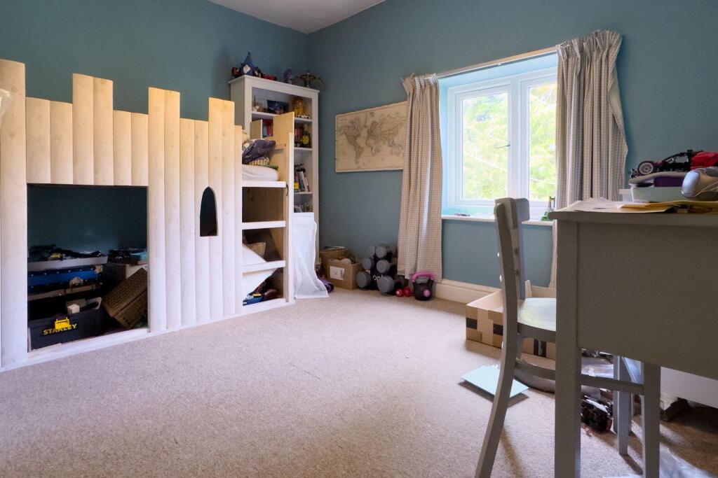 House in Southampton - More