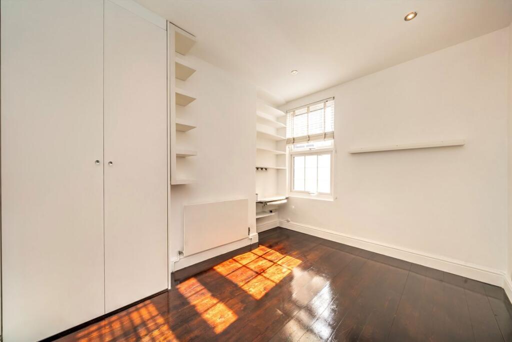 Apartment in London - View 5
