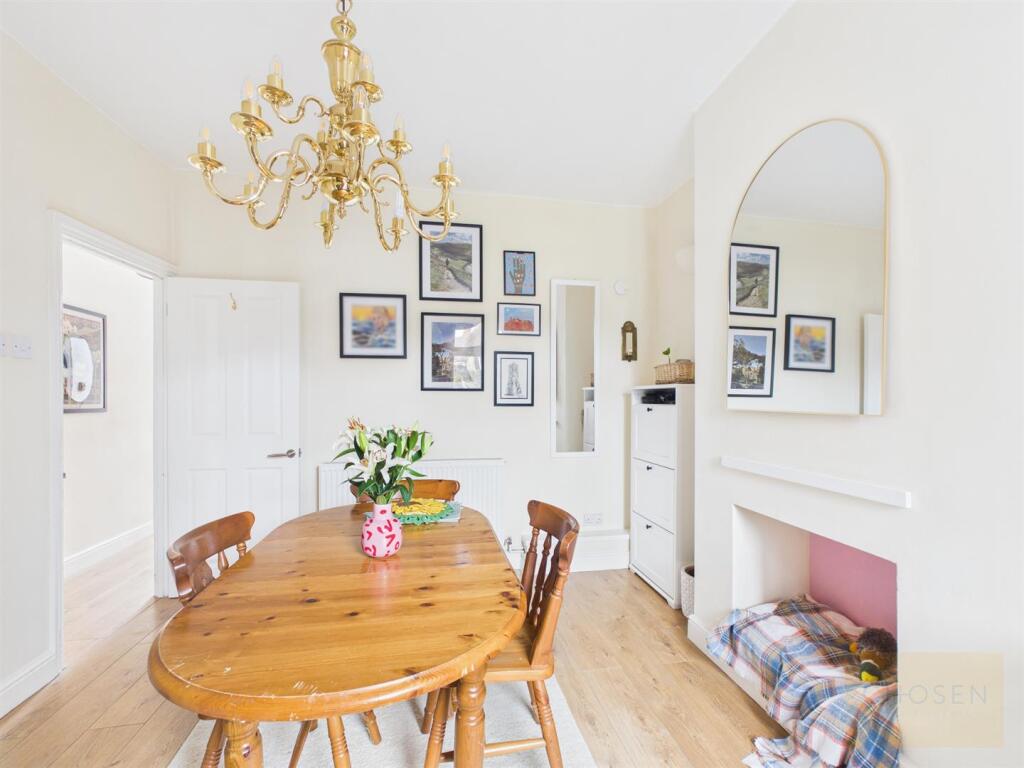 House in Gloucester, Gloucestershire - More