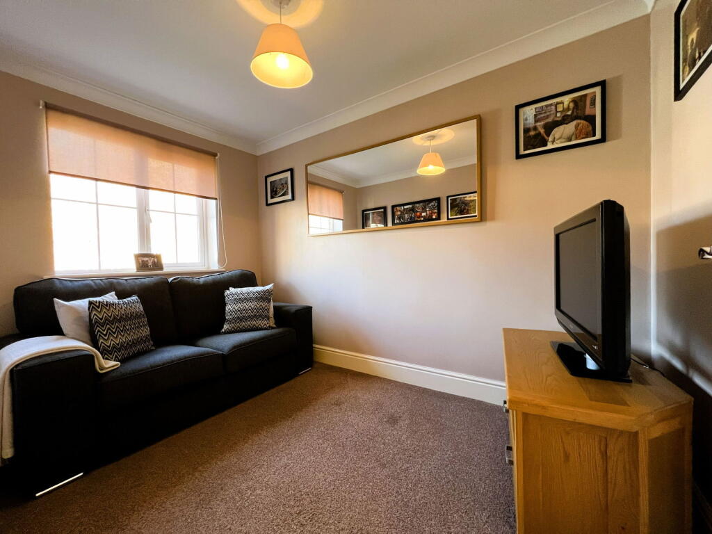 Lullingstone Crescent, The Rings photo 2