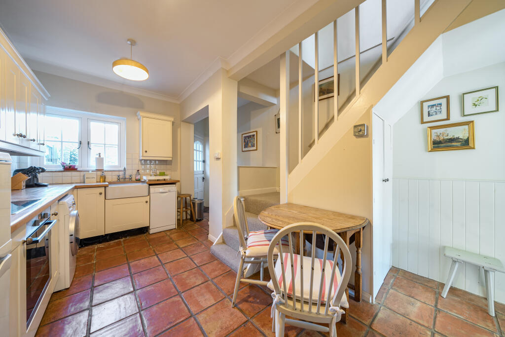 House in Kingston upon Thames - More