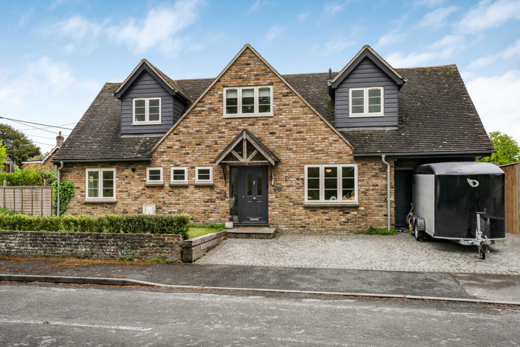 Main image of property: Old Croft Close, Chinnor, OX39