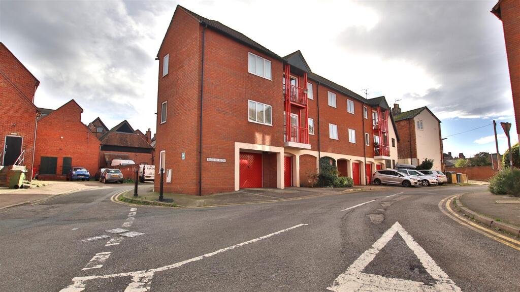 Main image of property: Collins Court, Back Of Avon, Tewkesbury
