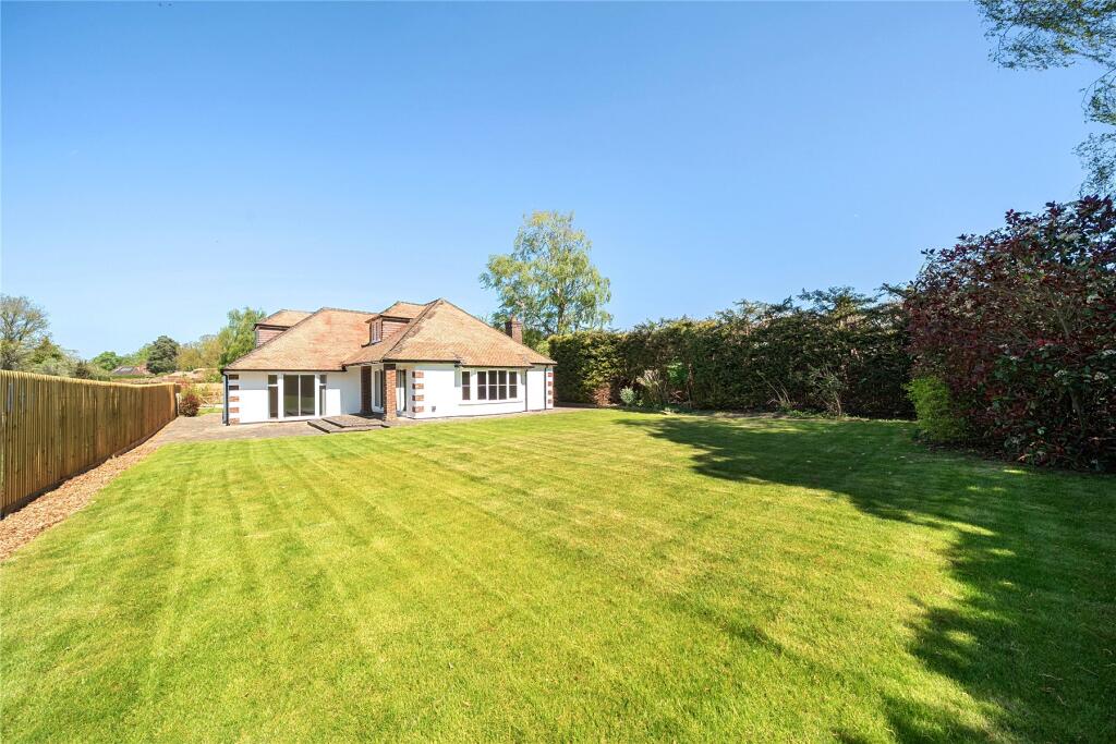 House in Guildford, Send - View 3