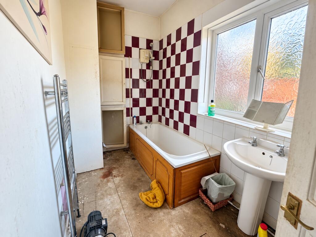 Whitcliffe Road, Cleckheaton, West Yorkshire, BD19 photo 4