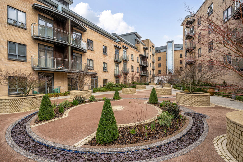 Apartment in Guildford - View 3
